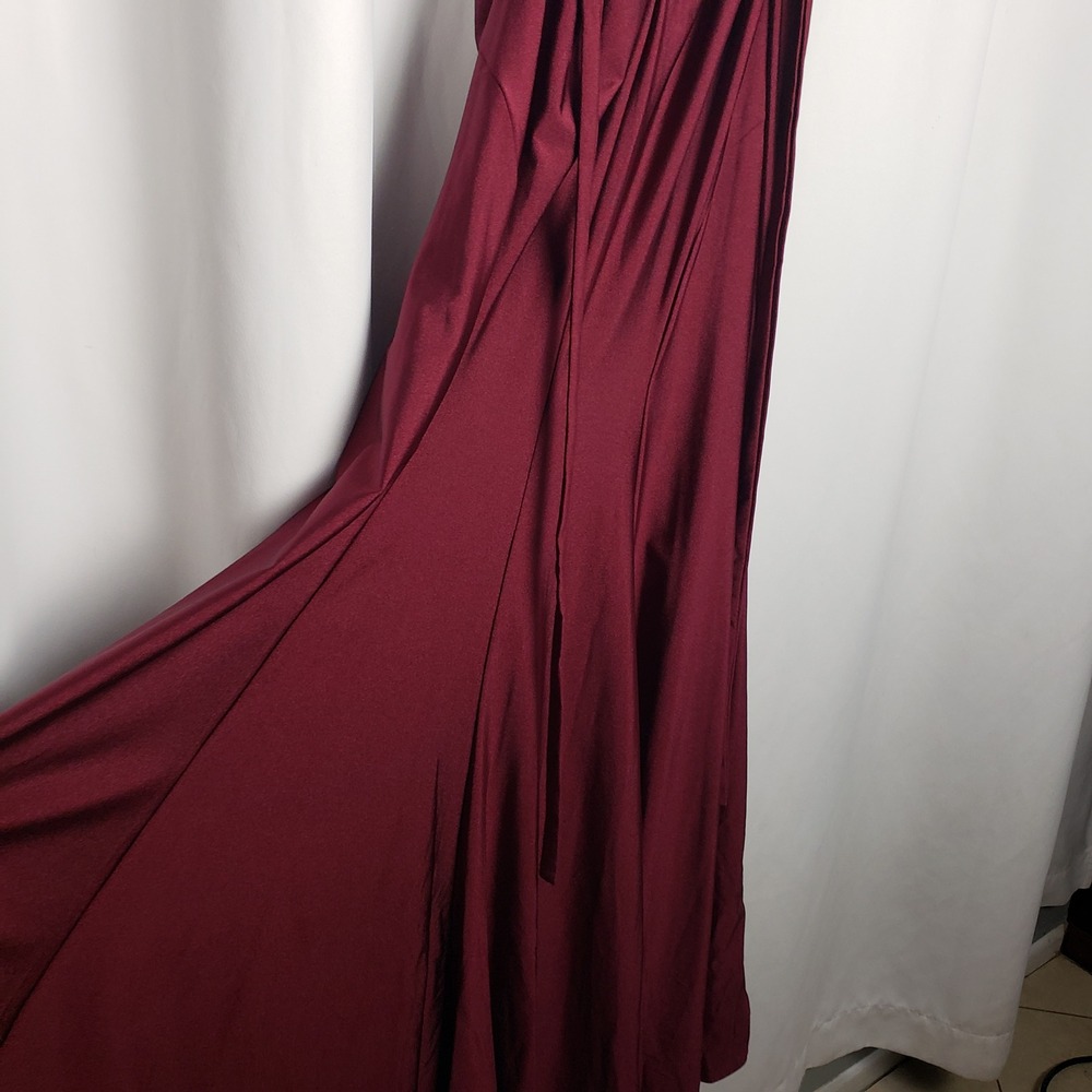 La Femme Burgundy Ruched Open Back V-Neck Formal Gown Dress Size 2 - Picture 8 of 11